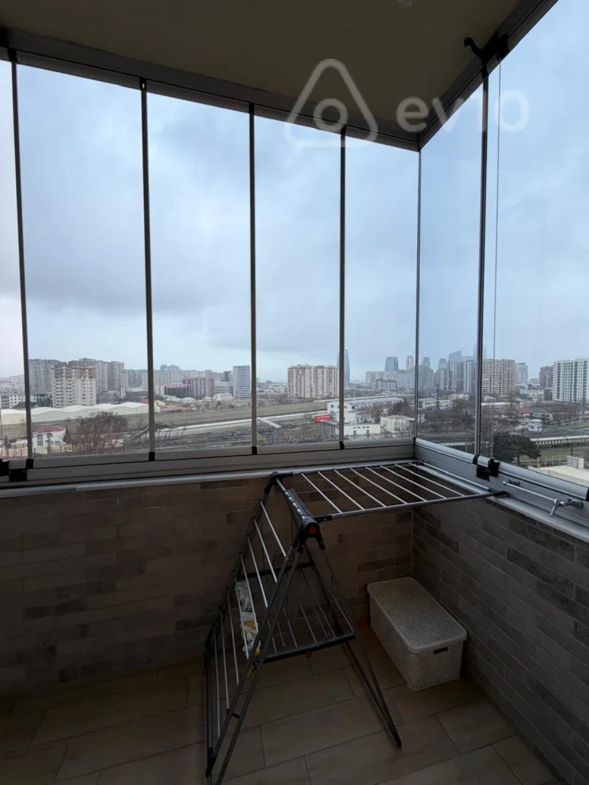 Kirayə verilir 3 otaqlı yeni tikili 150 m²