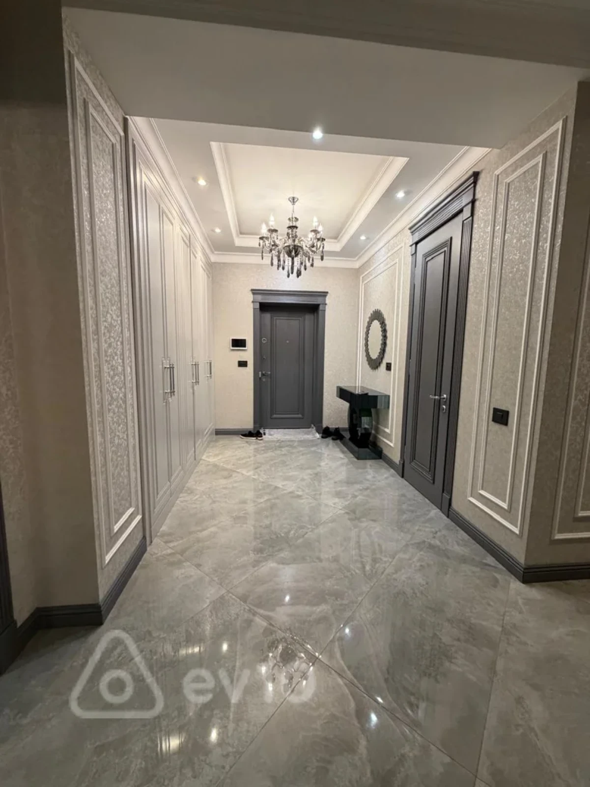Kirayə verilir 3 otaqlı yeni tikili 150 m²