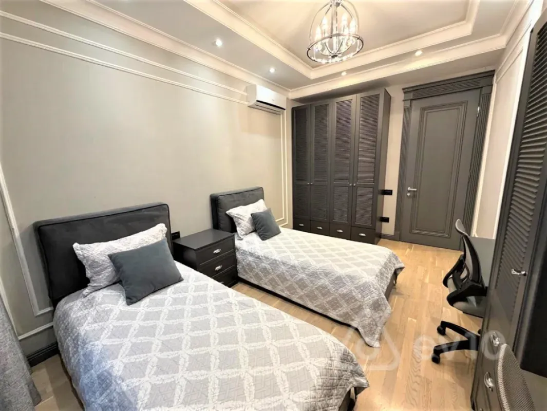 Kirayə verilir 3 otaqlı yeni tikili 150 m²