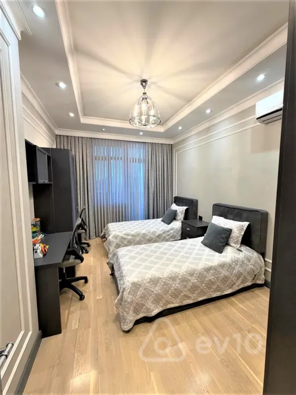 Kirayə verilir 3 otaqlı yeni tikili 150 m²