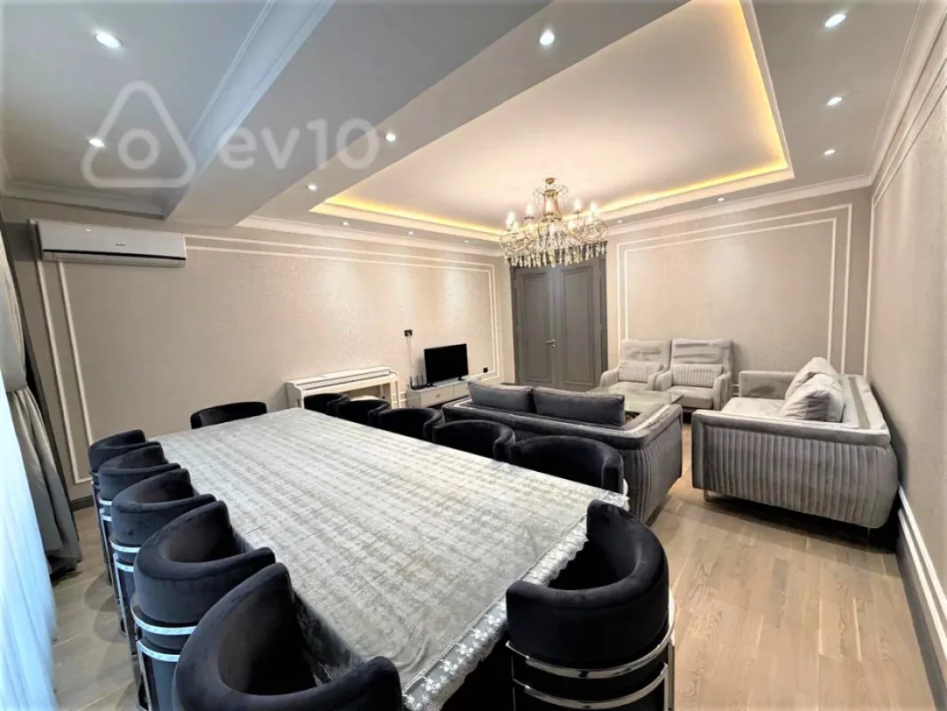 Kirayə verilir 3 otaqlı yeni tikili 150 m²