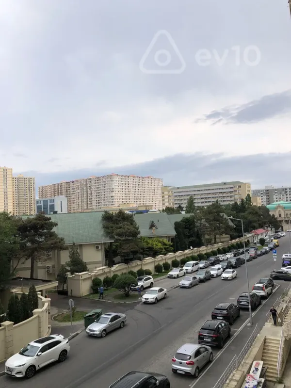 Kirayə verilir 2 otaqlı yeni tikili 70 m²