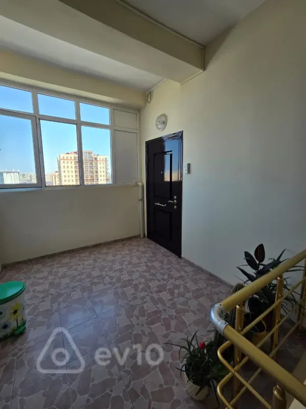 Satılır 4 otaqlı yeni tikili 170 m²