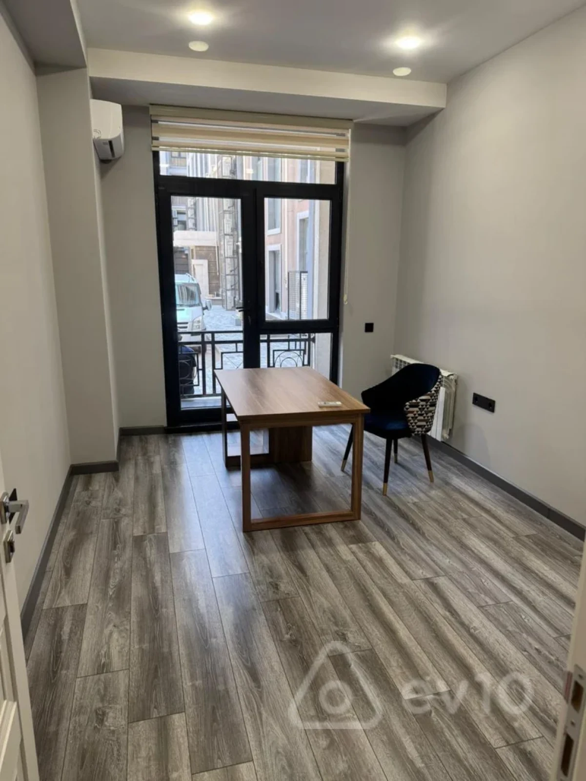 Kirayə verilir 2 otaqlı ofis 45 m²