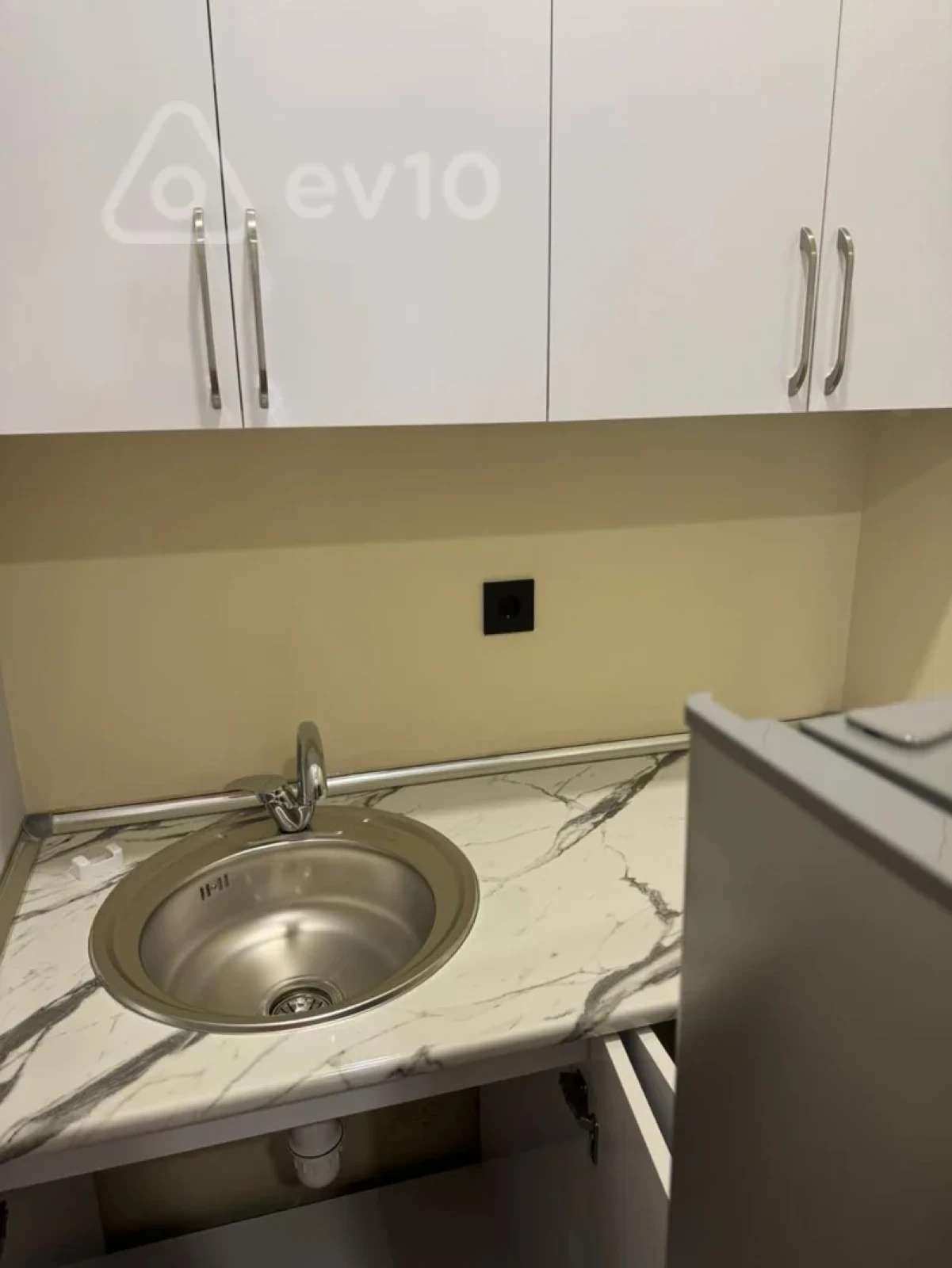 Kirayə verilir 2 otaqlı ofis 45 m²