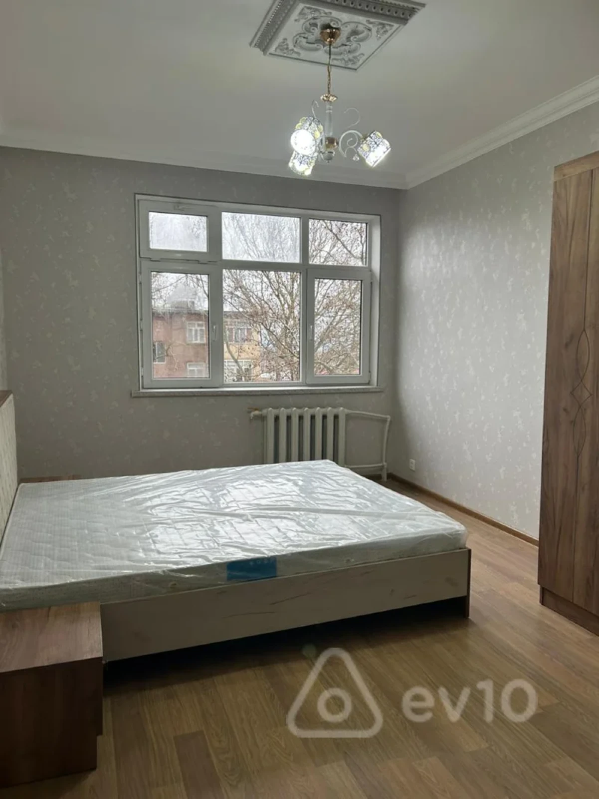 Satılır 2 otaqlı köhnə tikili 55 m²