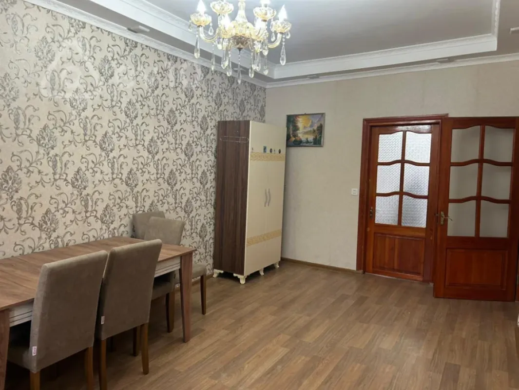 Satılır 2 otaqlı köhnə tikili 55 m²