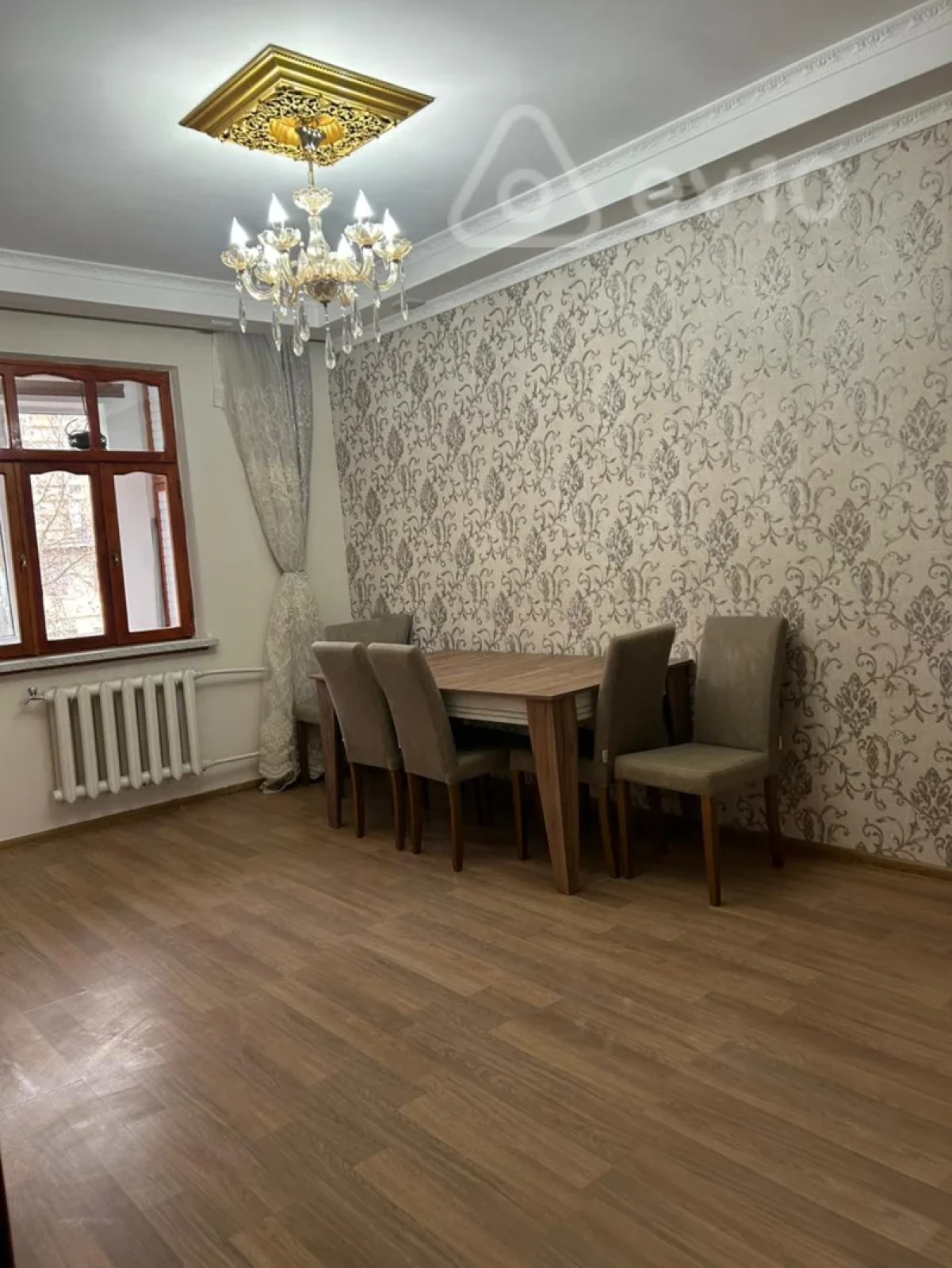 Satılır 2 otaqlı köhnə tikili 55 m²