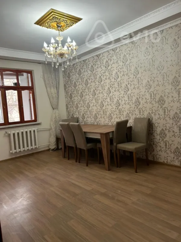 Satılır 2 otaqlı köhnə tikili 55 m²