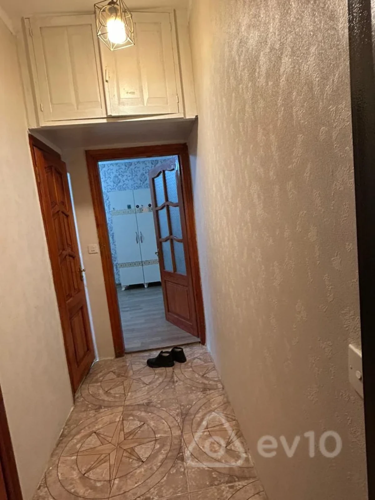 Satılır 2 otaqlı köhnə tikili 55 m²