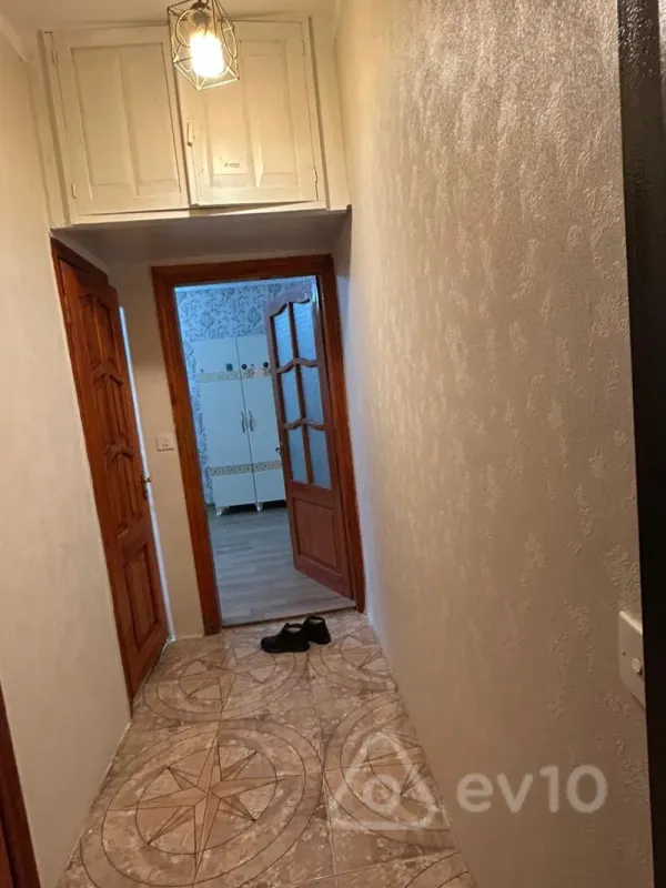 Satılır 2 otaqlı köhnə tikili 55 m²