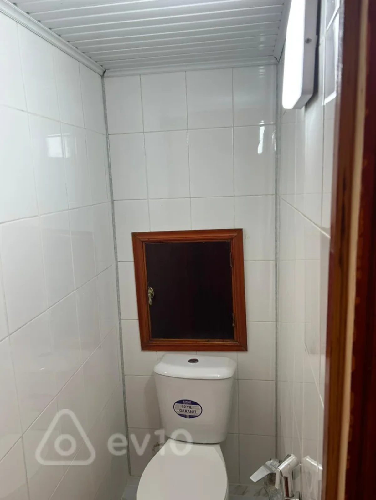 Satılır 2 otaqlı köhnə tikili 55 m²