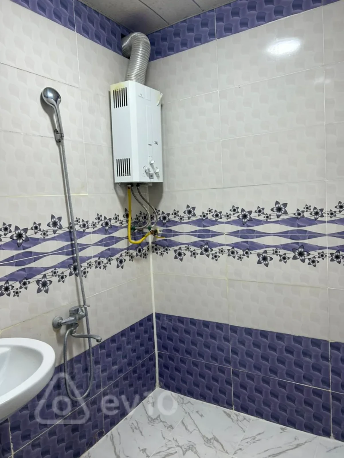 Satılır 2 otaqlı köhnə tikili 55 m²