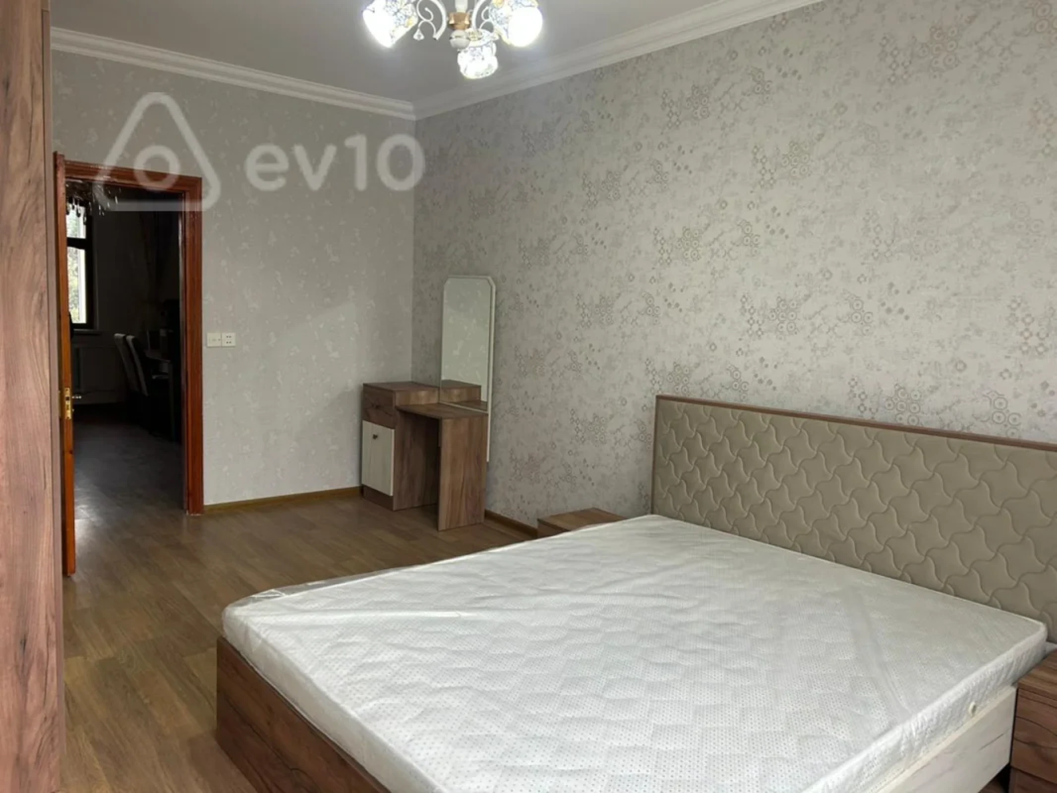 Satılır 2 otaqlı köhnə tikili 55 m²