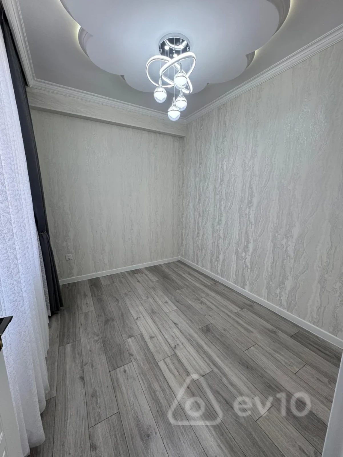 Satılır 3 otaqlı yeni tikili 85 m²