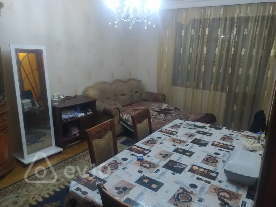 Kirayə verilir 3 otaqlı köhnə tikili 86 m²