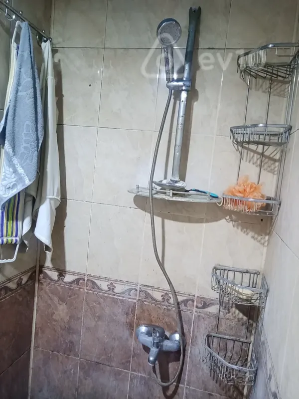 Kirayə verilir 2 otaqlı köhnə tikili 79 m²