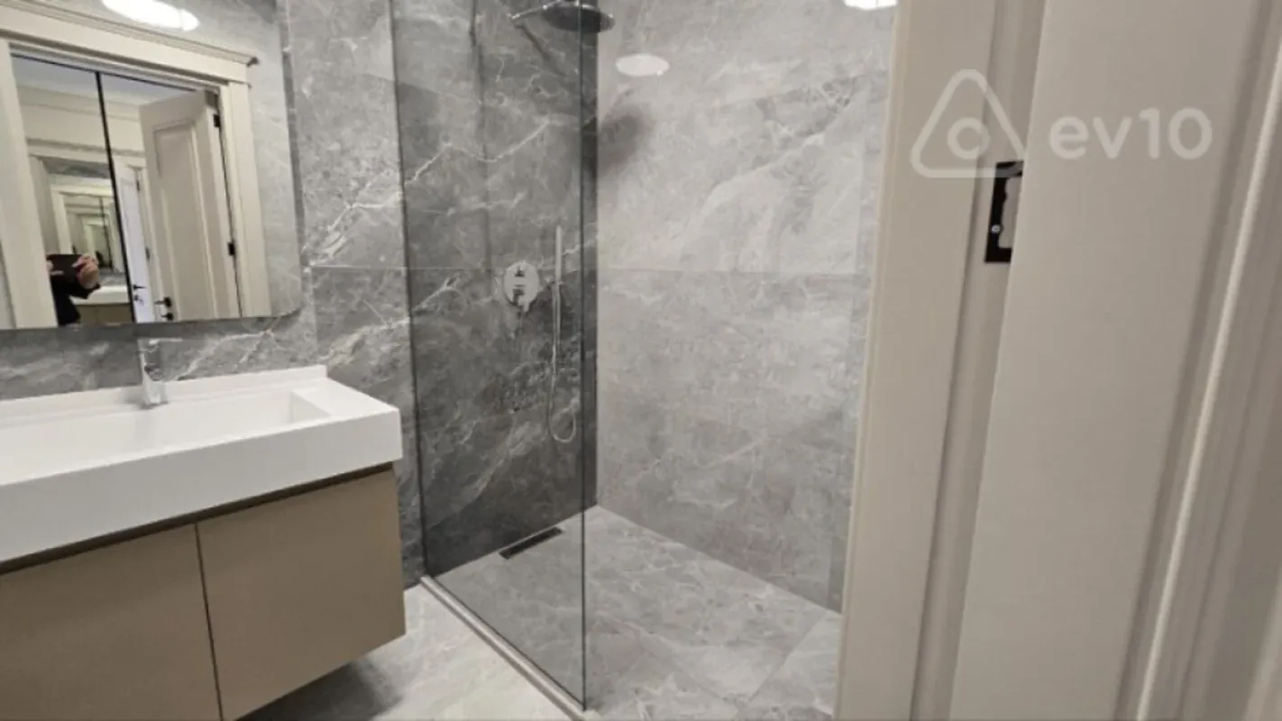 Satılır 3 otaqlı yeni tikili 127 m²