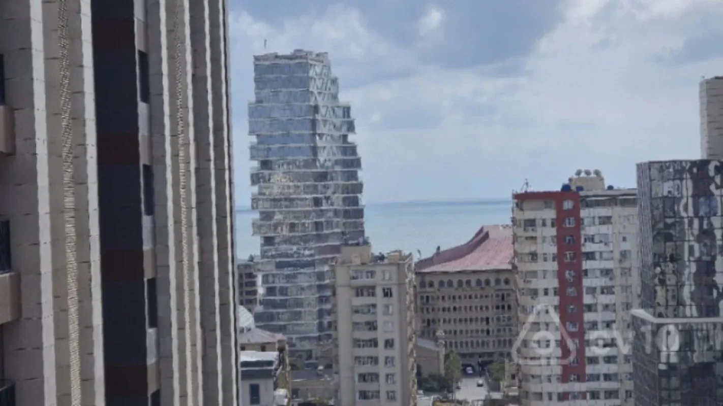 Satılır 3 otaqlı yeni tikili 127 m²