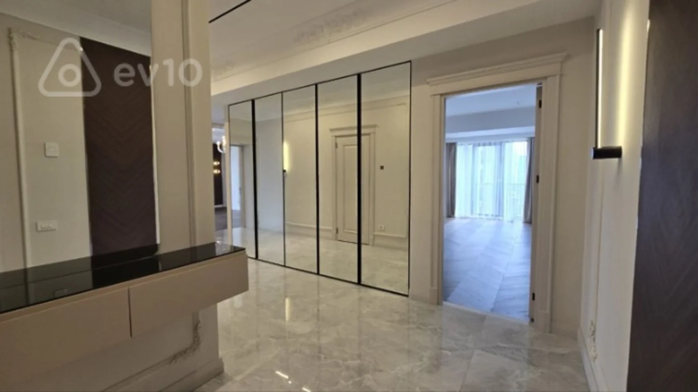 Satılır 3 otaqlı yeni tikili 127 m²