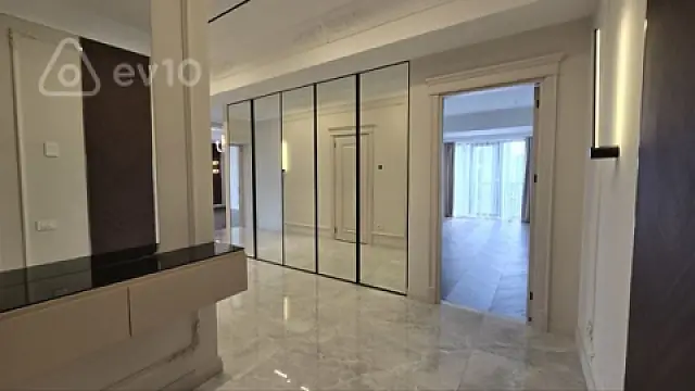 Satılır 3 otaqlı yeni tikili 127 m²