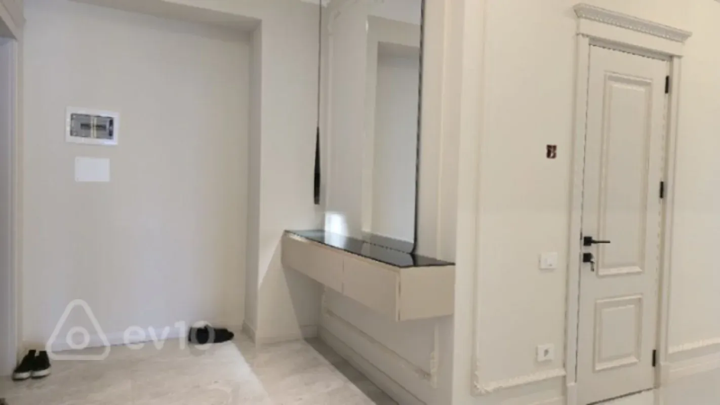 Satılır 3 otaqlı yeni tikili 127 m²