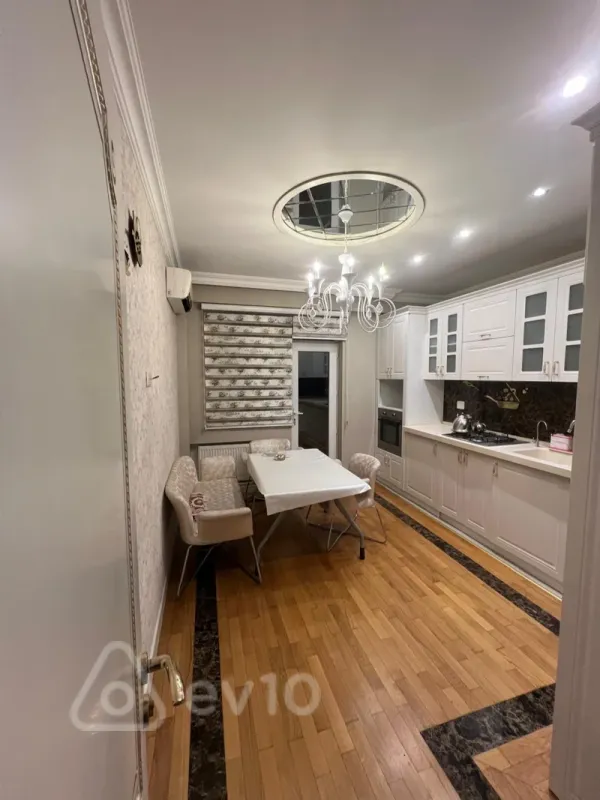 Satılır 3 otaqlı yeni tikili 142 m²