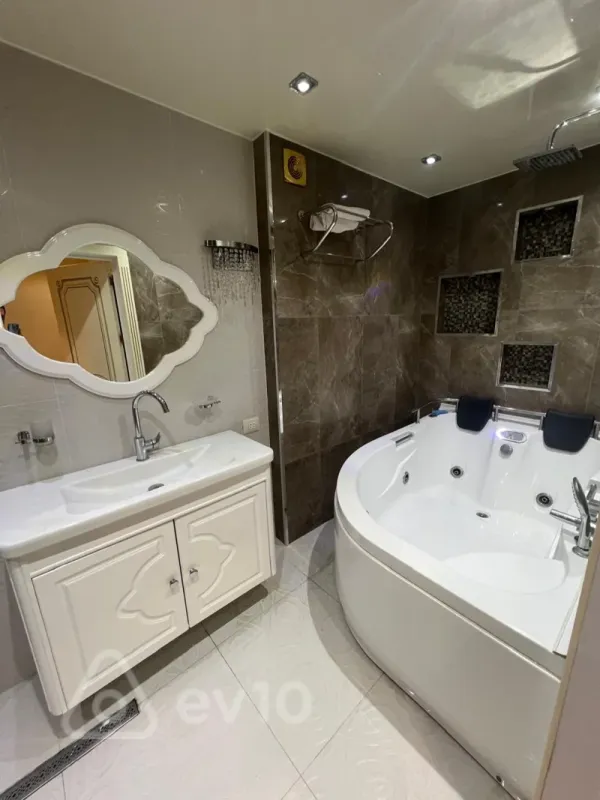 Satılır 3 otaqlı yeni tikili 142 m²