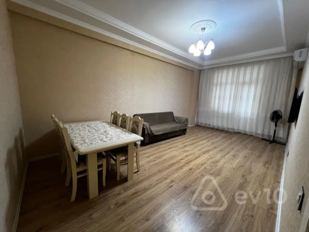 Kirayə verilir 2 otaqlı yeni tikili 80 m²