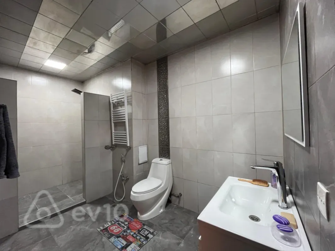 Kirayə verilir 3 otaqlı ofis 170 m²
