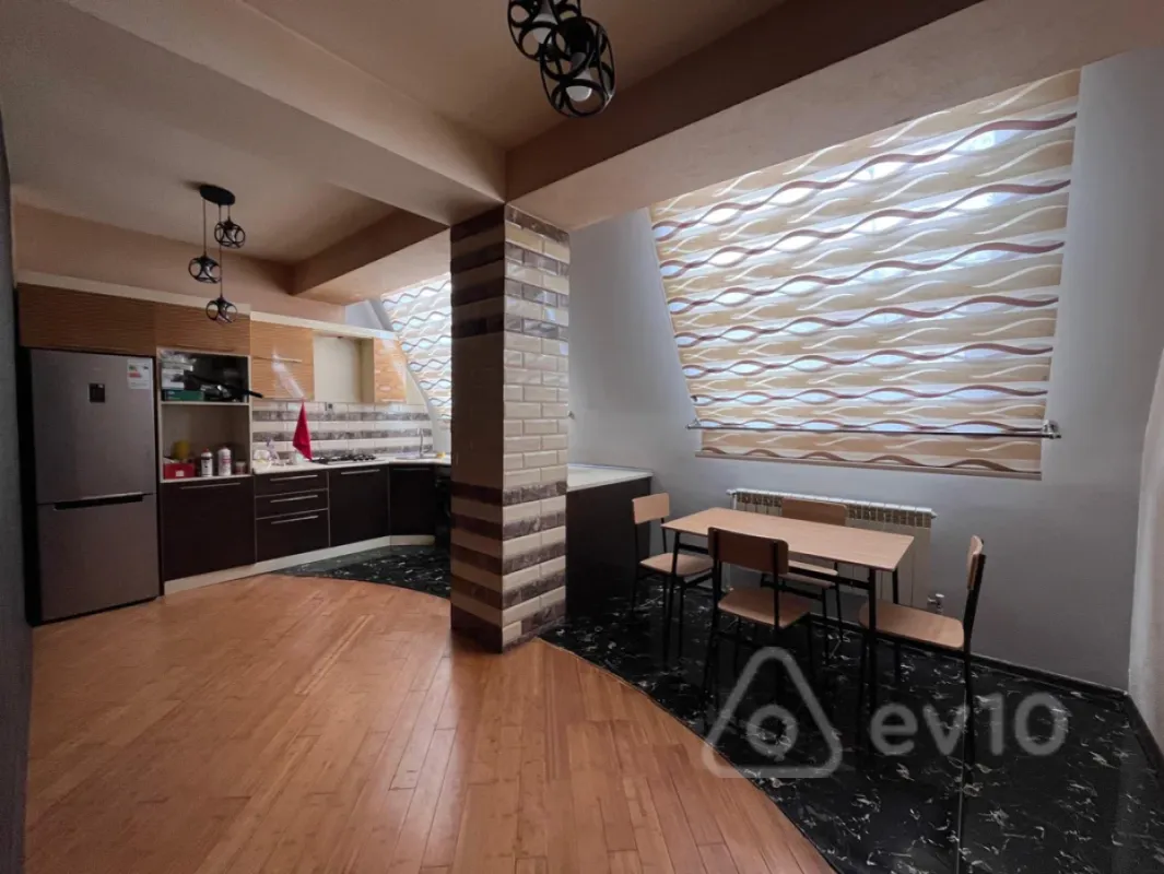 Kirayə verilir 3 otaqlı ofis 170 m²