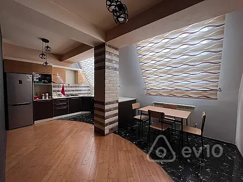 Kirayə verilir 3 otaqlı ofis 170 m²