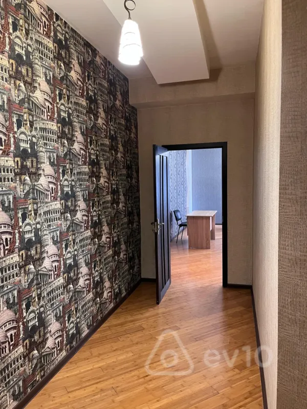 Kirayə verilir 3 otaqlı ofis 170 m²