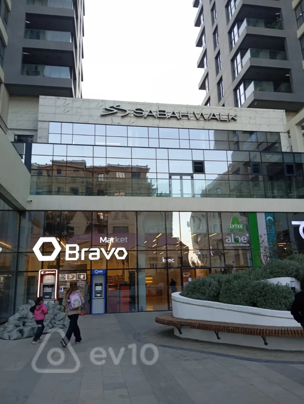 Kirayə verilir 2 otaqlı yeni tikili 63 m²