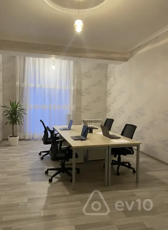 Kirayə verilir 3 otaqlı ofis 130 m²