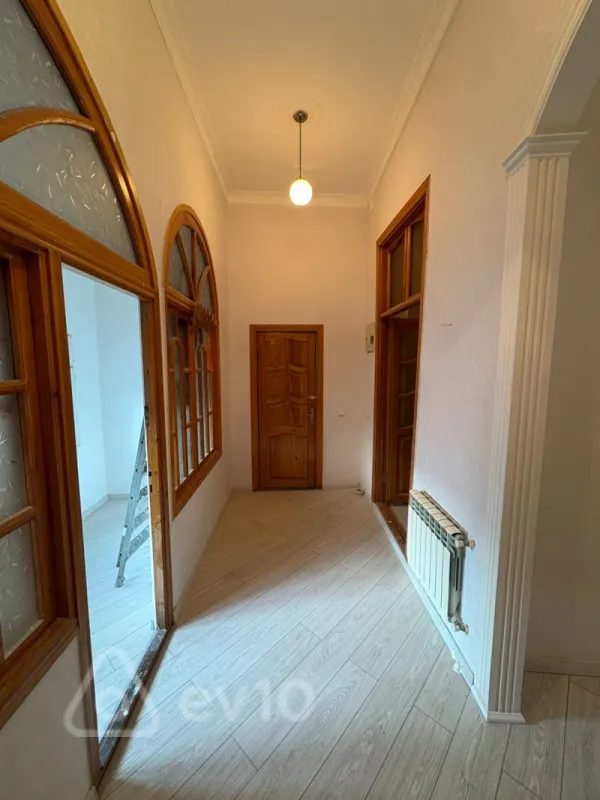 Satılır 3 otaqlı köhnə tikili 90 m²