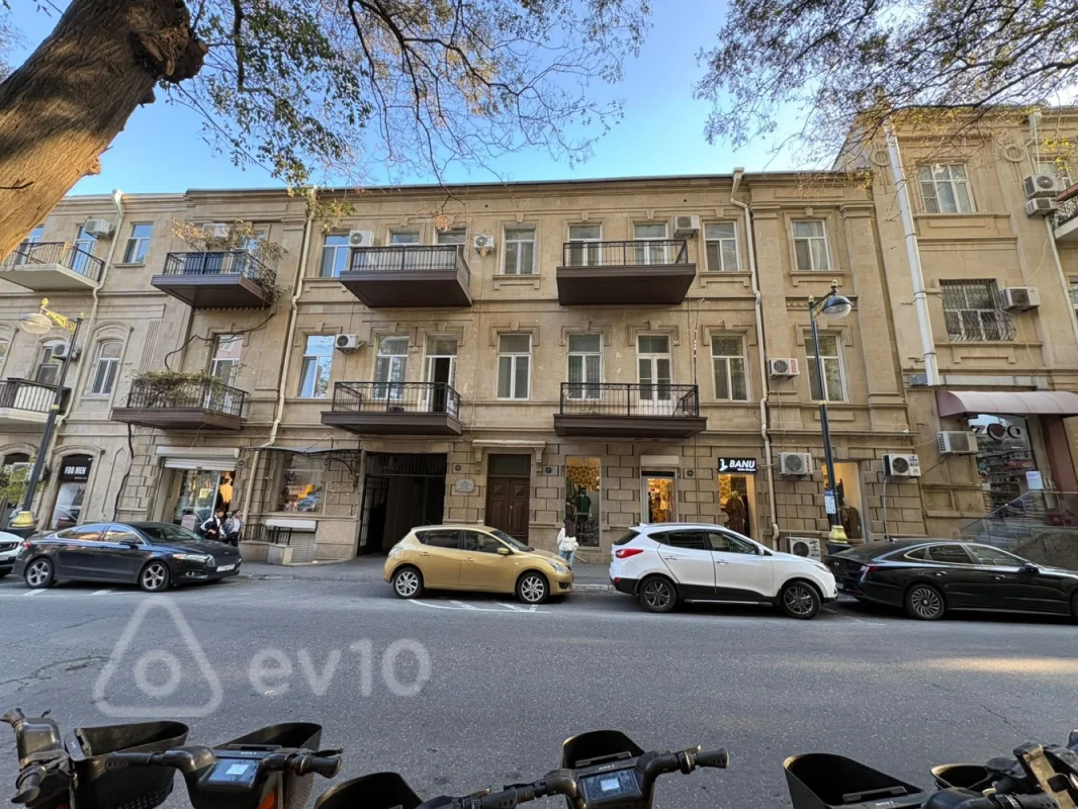 Satılır 3 otaqlı köhnə tikili 90 m²