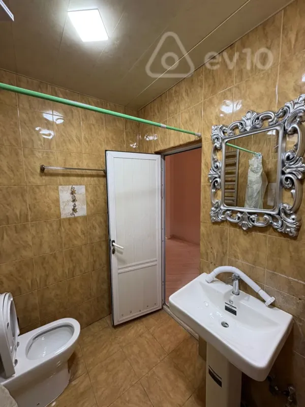 Satılır 3 otaqlı köhnə tikili 90 m²