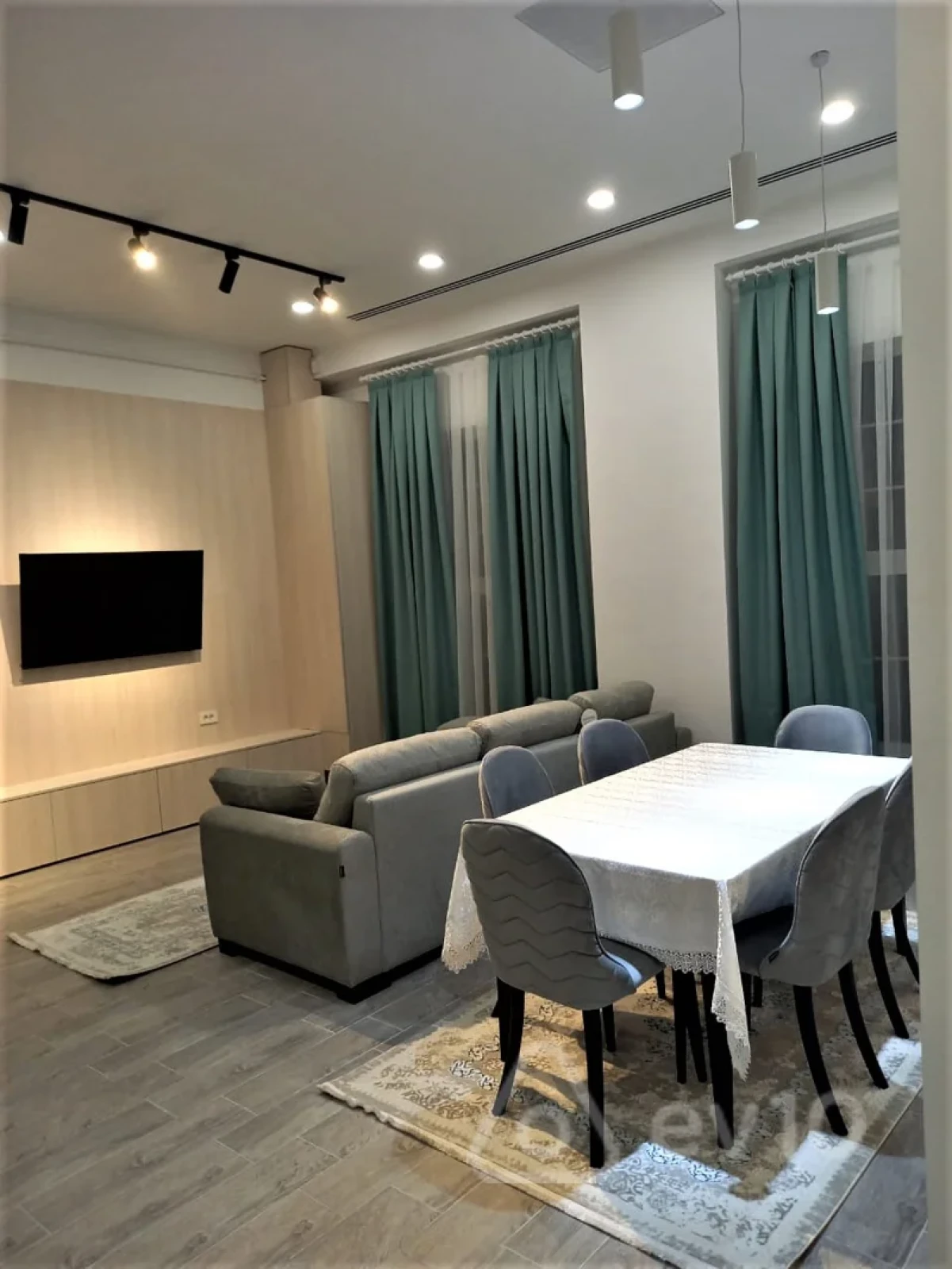 Kirayə verilir 3 otaqlı yeni tikili 100 m²