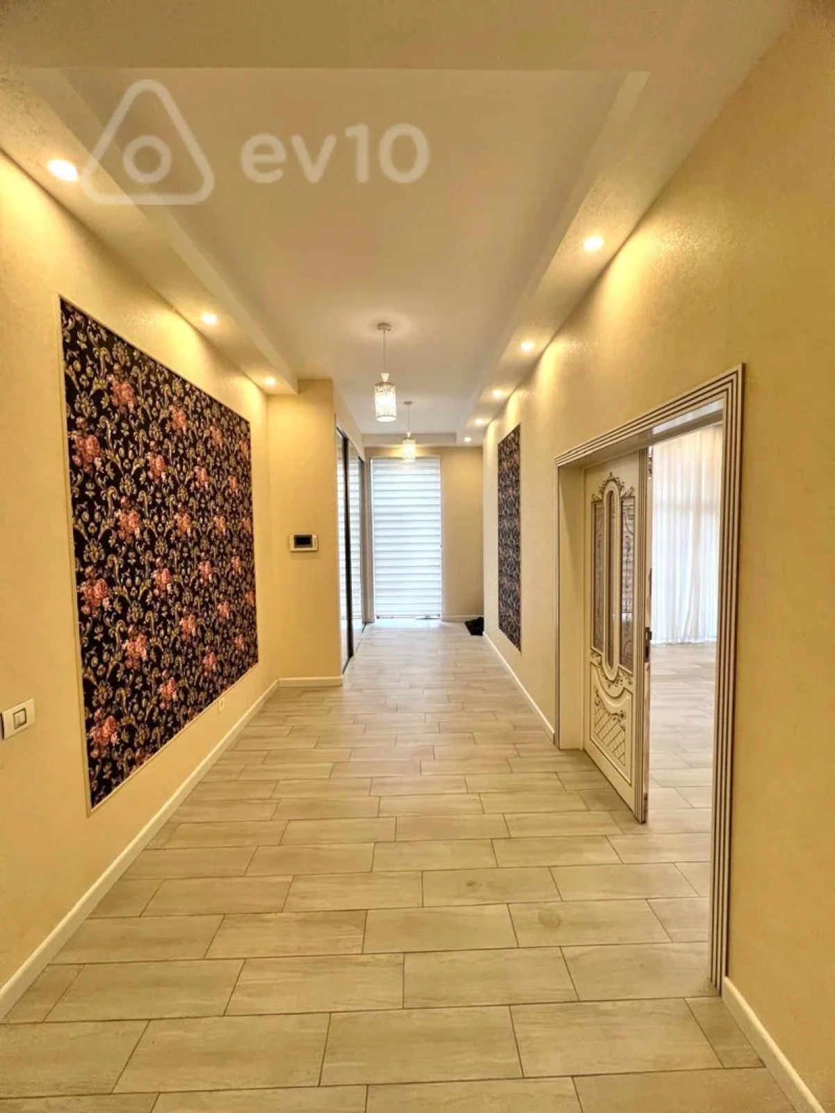 Satılır 5 otaqlı həyət evi 220 m²