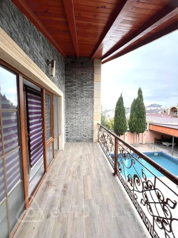 Satılır 5 otaqlı həyət evi 220 m²