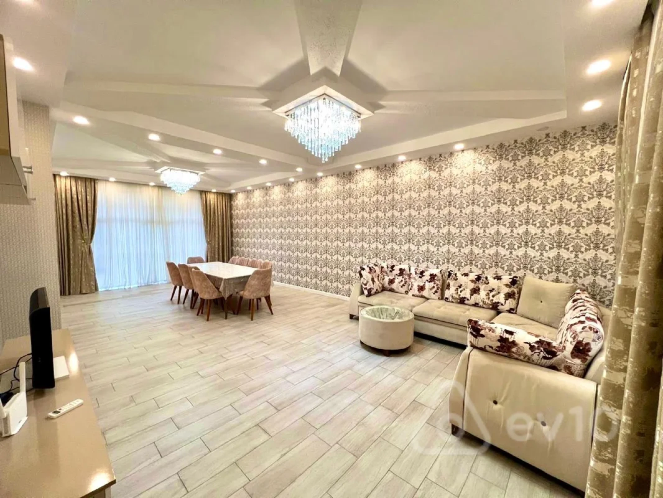 Satılır 5 otaqlı həyət evi 220 m²