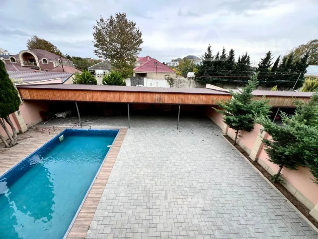 Satılır 5 otaqlı həyət evi 220 m²