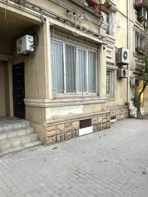 Kirayə verilir 3 otaqlı ofis 100 m²