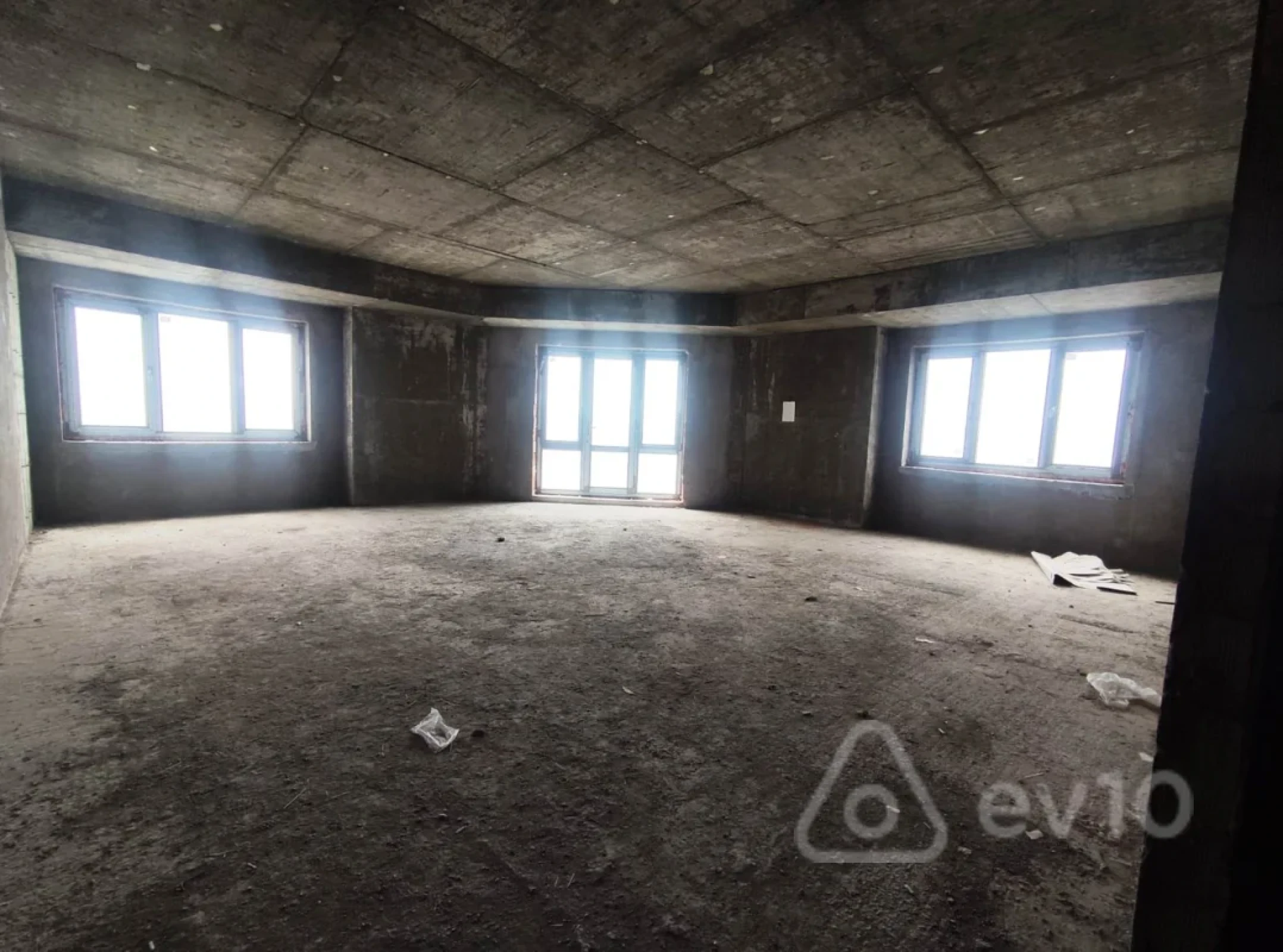 Satılır 5 otaqlı yeni tikili 255 m²