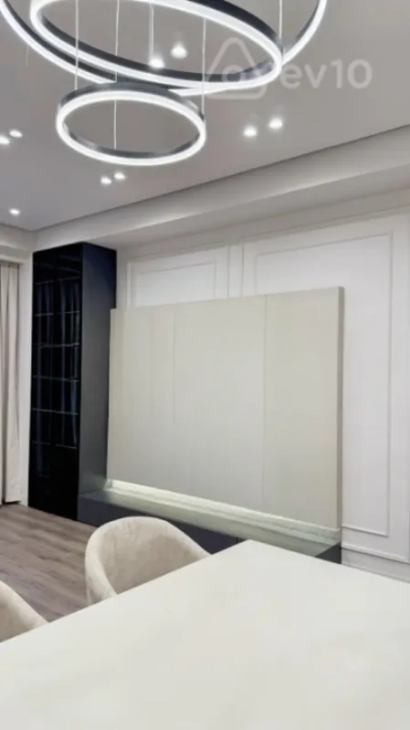 Kirayə verilir 3 otaqlı yeni tikili 140 m²