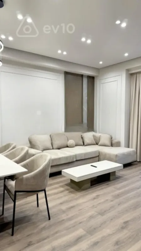 Kirayə verilir 3 otaqlı yeni tikili 140 m²