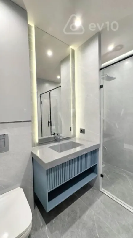 Kirayə verilir 3 otaqlı yeni tikili 140 m²