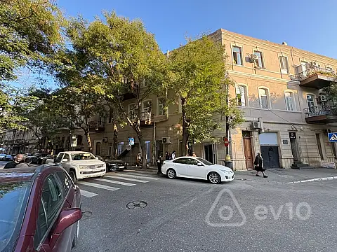 Satılır 3 otaqlı köhnə tikili 90 m² — Bakı, Səbail 3 otaq 90.00 m²