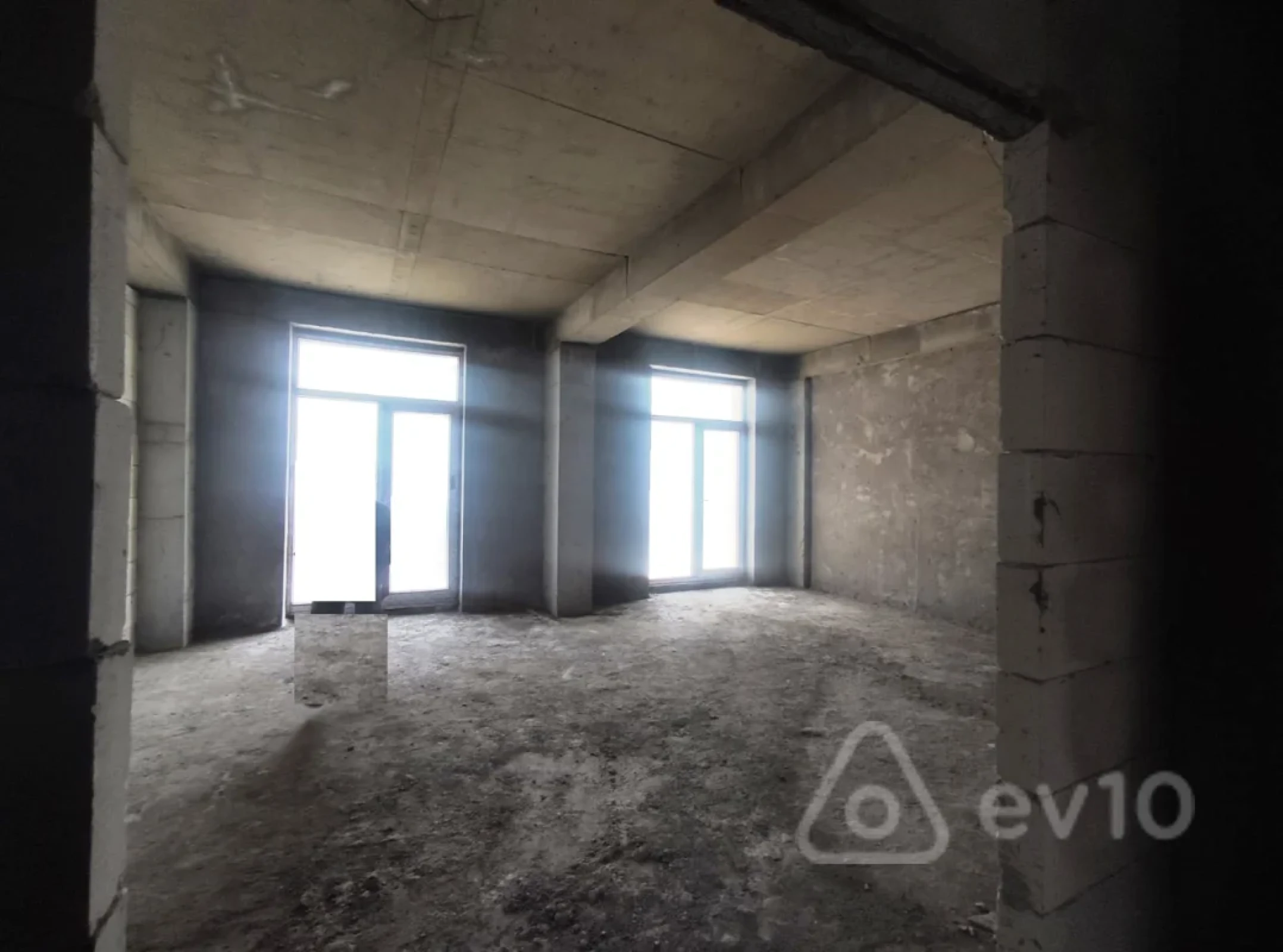 Satılır 4 otaqlı yeni tikili 210 m²